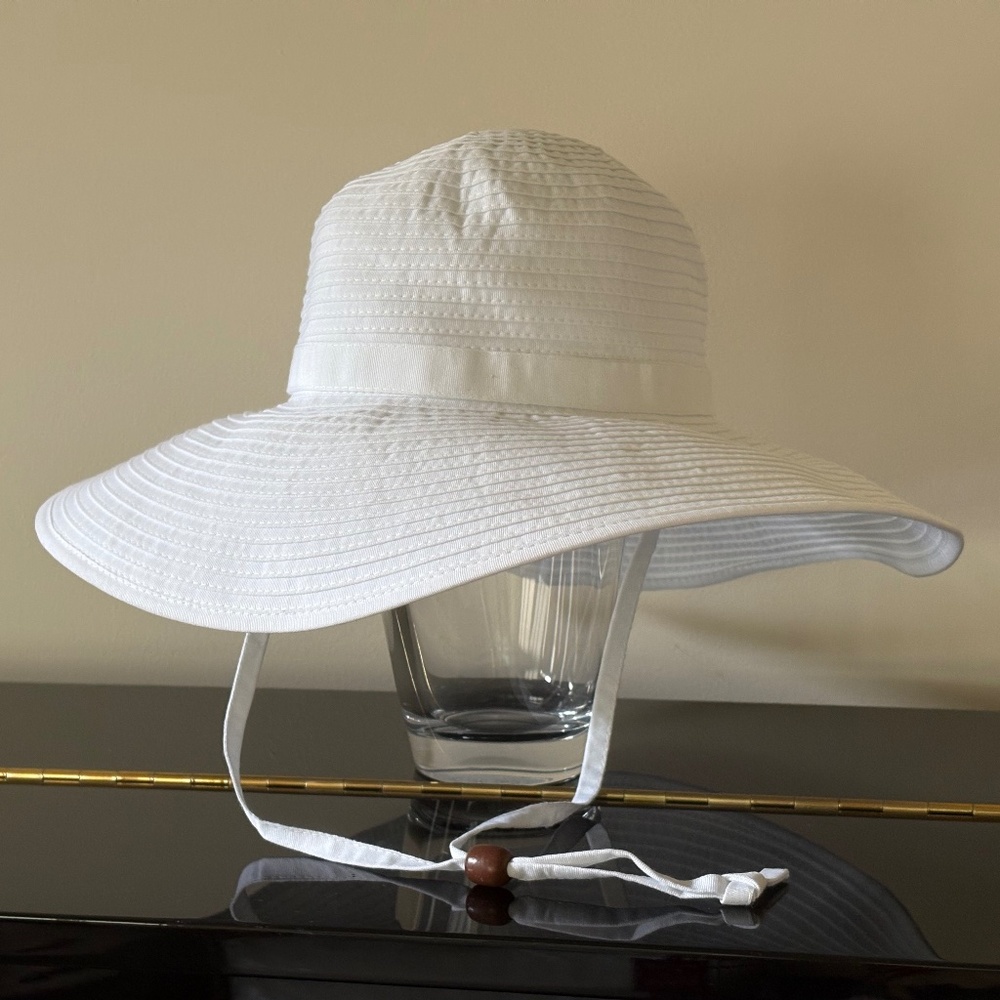 "SUNDAY AFTERNOONS" Brand White Sun Hat with Chin Strap